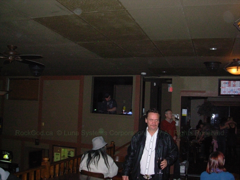 karaoke at Oliver Twist Pub